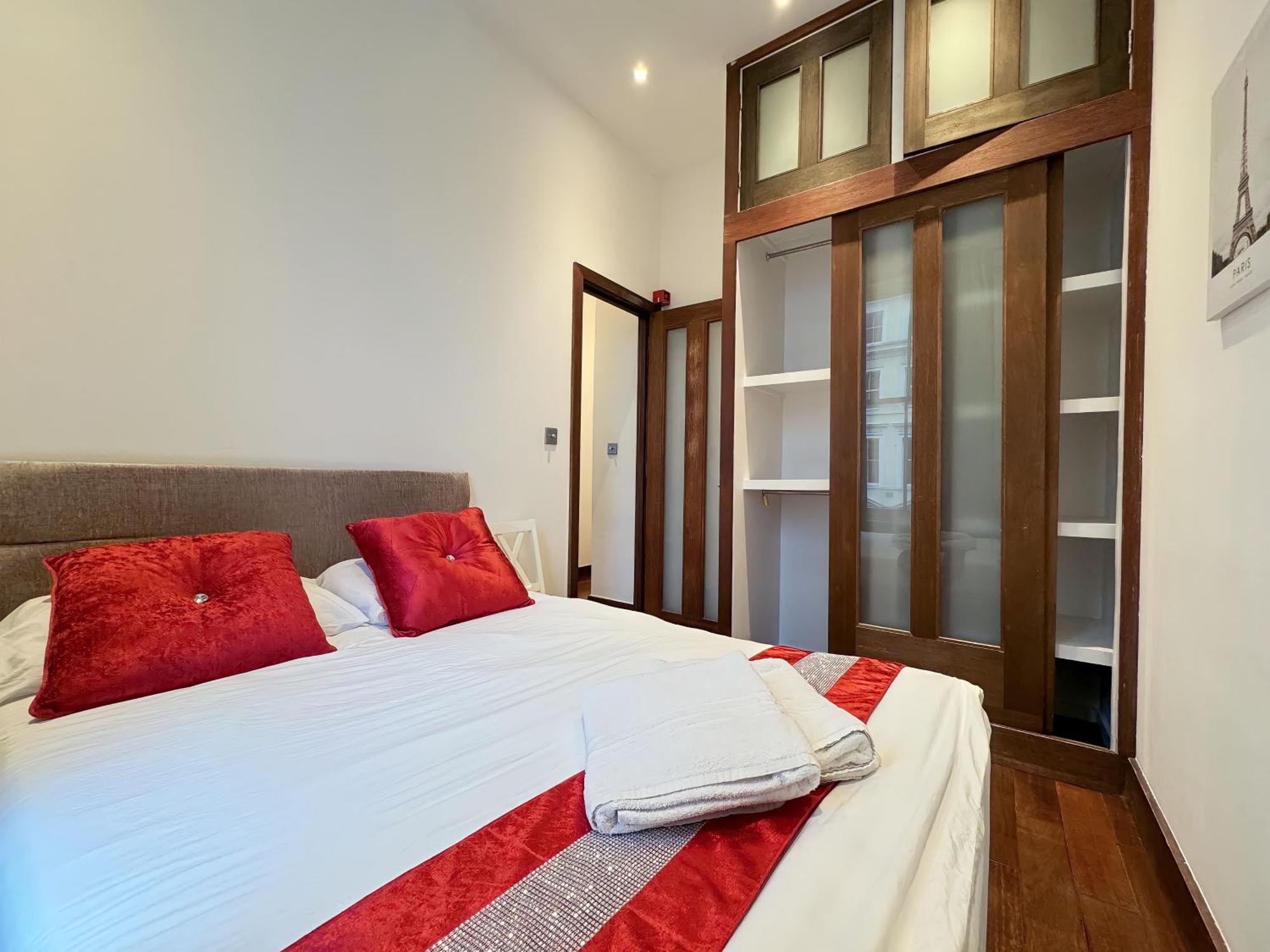 The Kensington Heights London Exterior photo