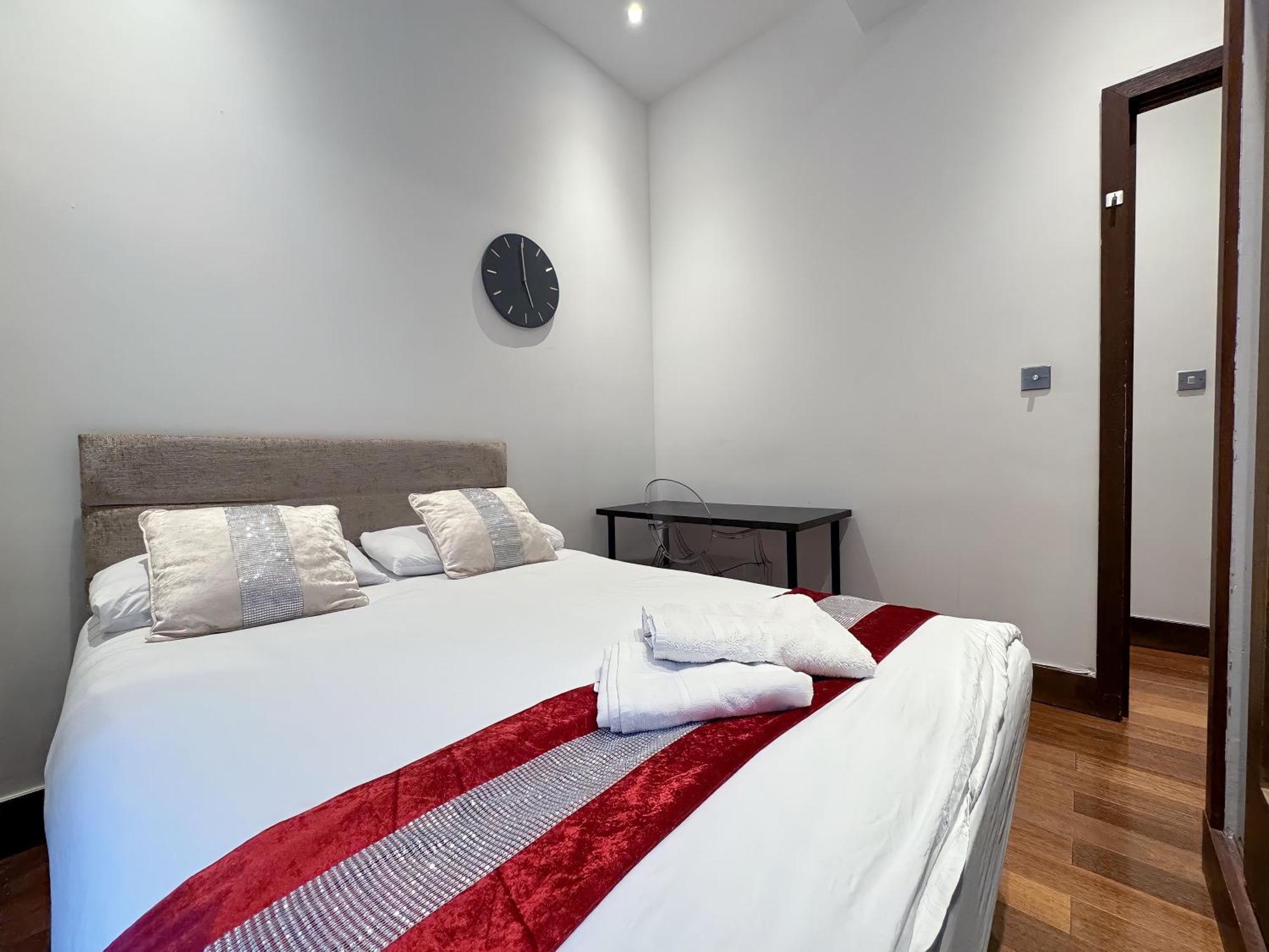 The Kensington Heights London Exterior photo