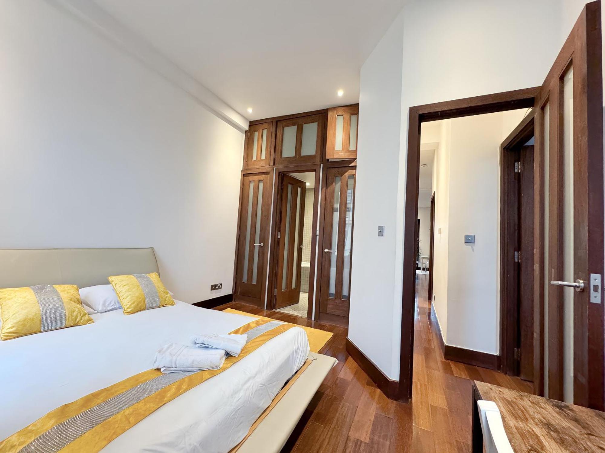 The Kensington Heights London Exterior photo