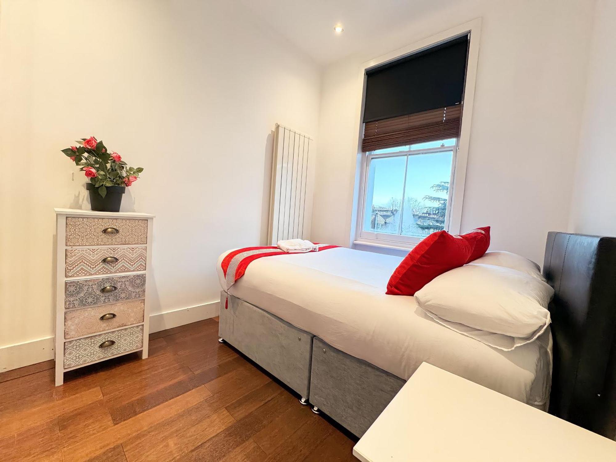 The Kensington Heights London Exterior photo